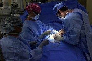 tratamiento quirúrgico de varices en las piernas
